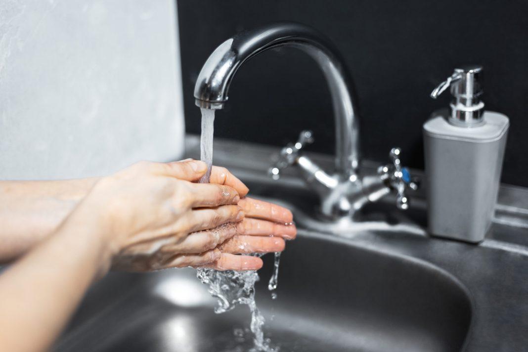 Крупная авария в Сочи оставила без воды жителей 30 улиц: где будут стоять цистерны