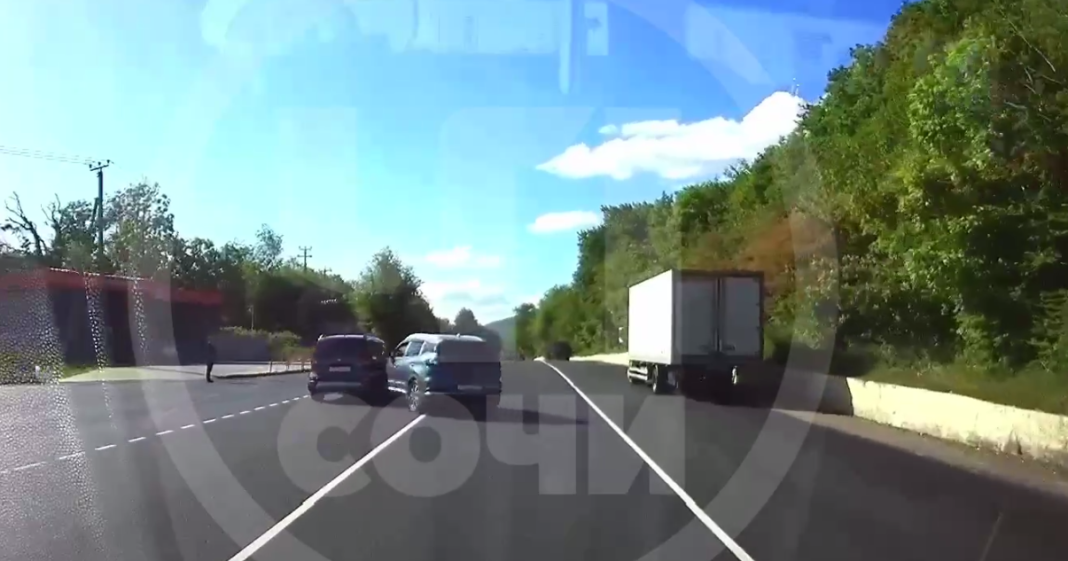 В Сочи ДТП: столкнулись две машины