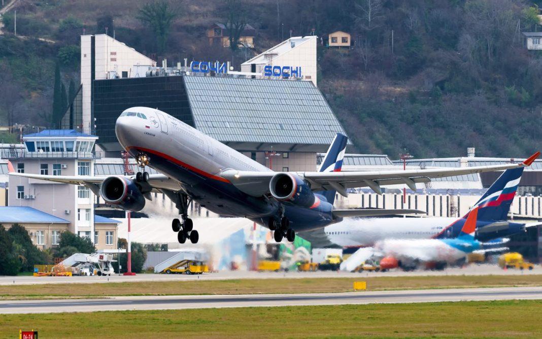 Взрыв спроса на рейсы в Сочи: авиакомпании отмечают рост бронирований на 30%