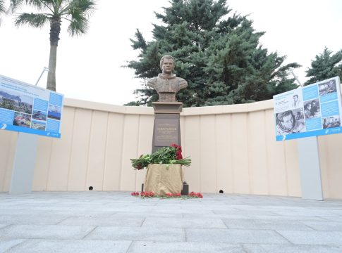 В Сочи установили бюст советского космонавта Виталия Севастьянова