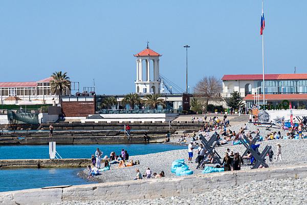 Пляж, а не рынок: на Приморской набережной хотят запретить палатки и киоски