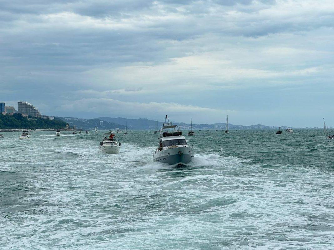 Парад яхт и соревнования по бодибилдингу: как отпраздновали День города в Сочи