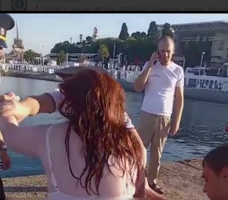 Спасатели эвакуировали женщину, проспавшую всю ночь в море