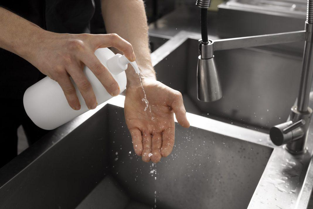 Страдают все: названа причина летних проблем с водоснабжением в Сочи