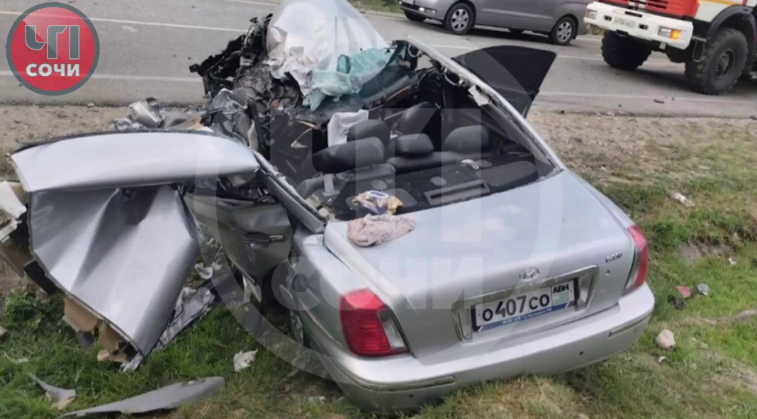 Туристический автобус с россиянами попал в аварию в Абхазии