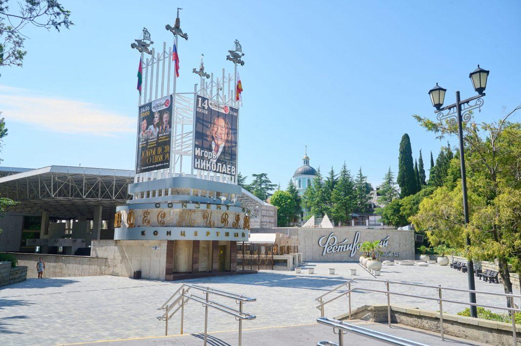 Сегодня ограничат доступ к территории концертного зала «Фестивальный»: в какие часы и почему