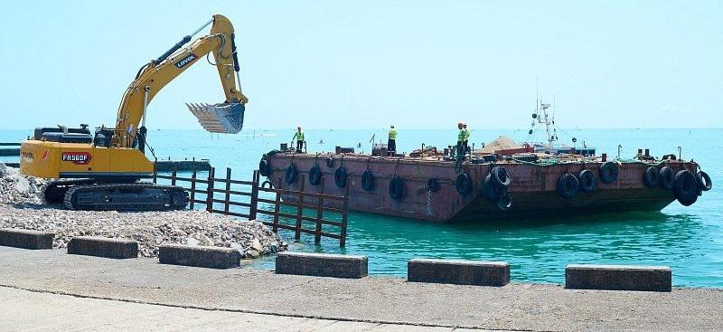 В Сочи начались работы по благоустройству Приморской набережной
