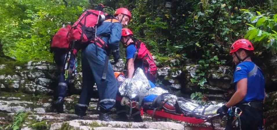 Шесть часов на эвакуацию обездвиженного тела: туристический поход закончился вызовом МЧС