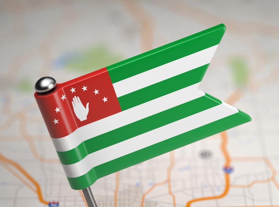 Запретные темы, одежда, еда: россиянка рассказала о тонкостях и ценах на отдых в Абхазии