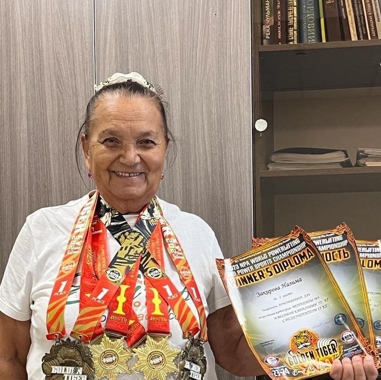 83-летняя пауэрлифтер приедет на чемпионат по боевым и тяжелым видам спорта в Сочи