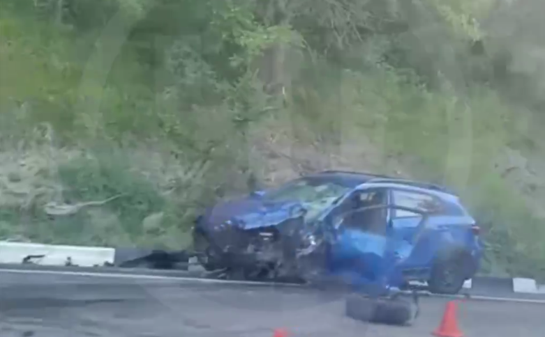 ДТП в Лоо: легковая машина протаранила грузовик