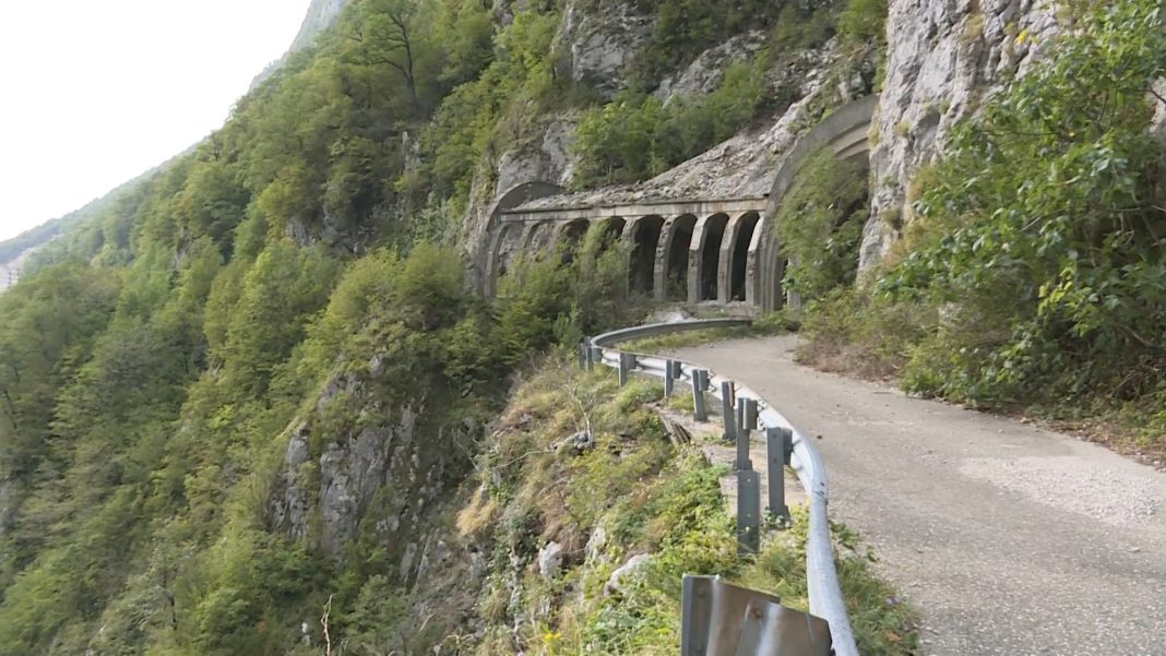 «Не выдерживает критики!»: учёные назвали «хаплтурой» оценку воздействия на природу поезда в ущелье Ахцу