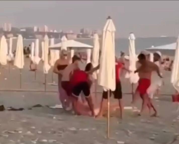 Турист и сочинец подрались на пляже в Дагомысе: дело касалось чести