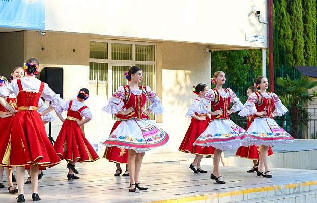 Единый день фольклора отметили в Сочи