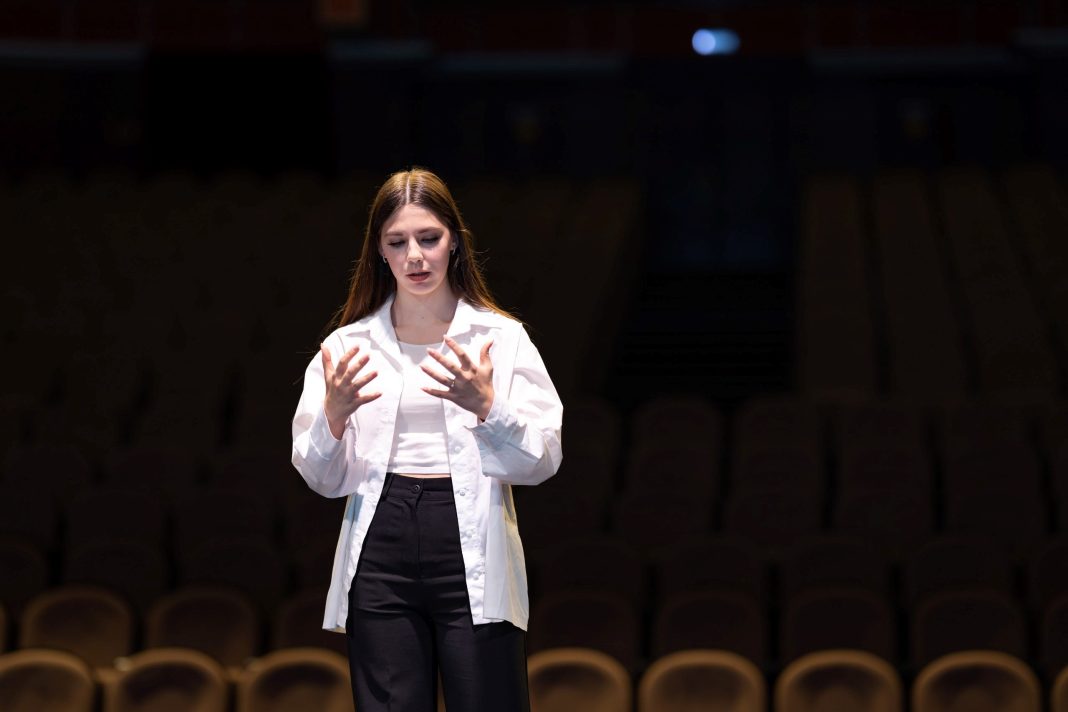 Кубанские абитуриенты поступили в ГИТИС с помощью онлайн-консультаций