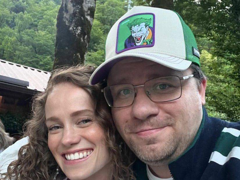 Семейное счастье или очередной фарс? Харламов показал забавное видео с молодой женой