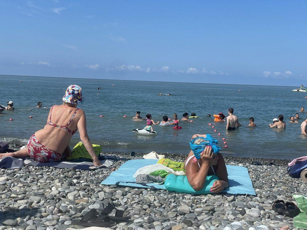 Побег из Лазаревского: как разочарование превратилось в срочную эвакуацию в Геленджик