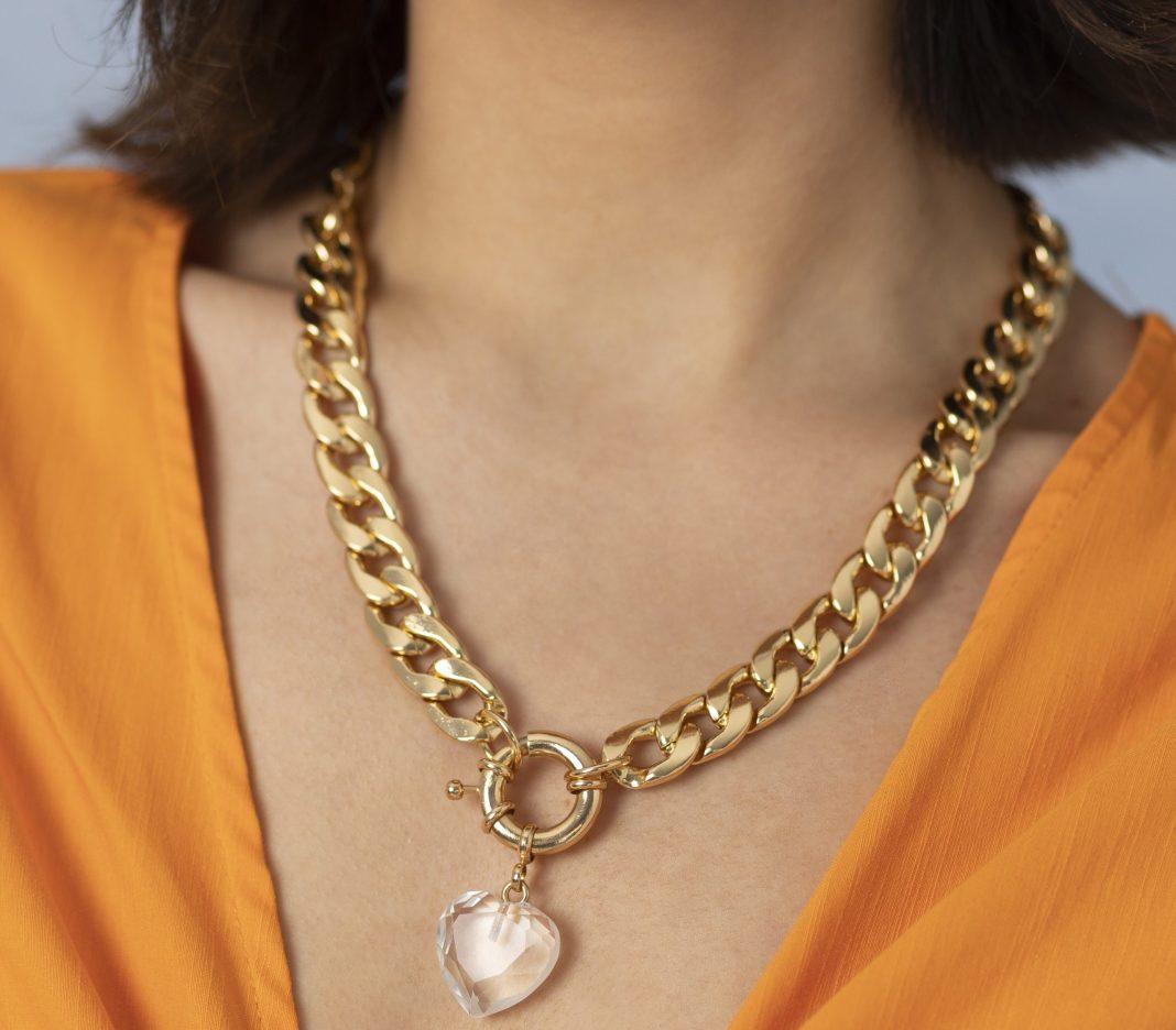 Трагический итог курортного романа: жительница Сочи лишилась колье в Анапе