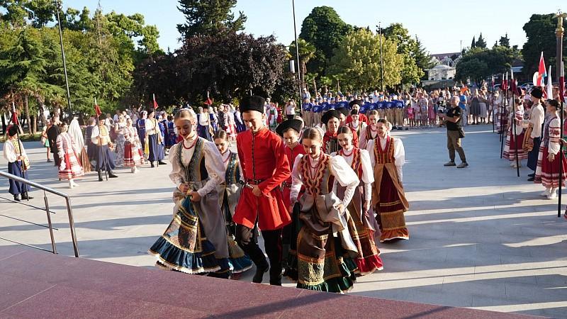 В Сочи проходит XXVI Всероссийский фестиваль фольклорных коллективов