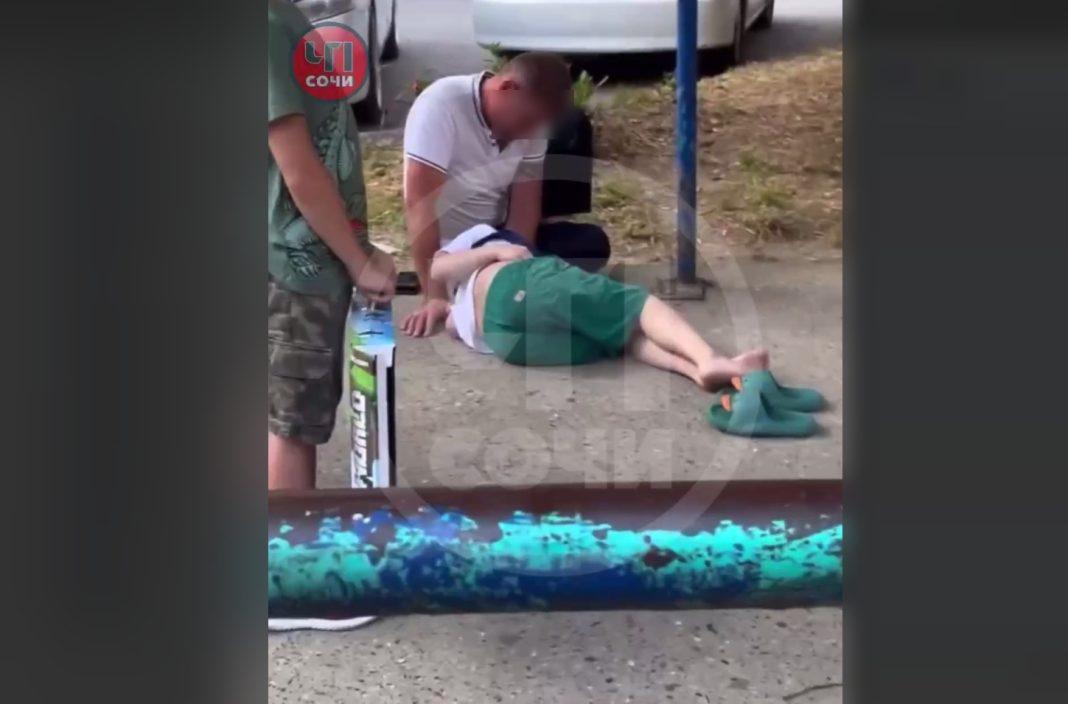 Смерть посмотрела ему в глаза: на одной из детских площадок Сочи мальчик упал с крыши