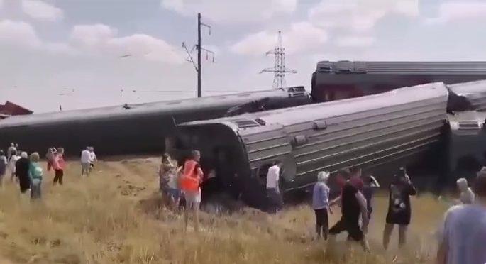 Стала известна причина схода с рельсов поезда Адлер-Казань