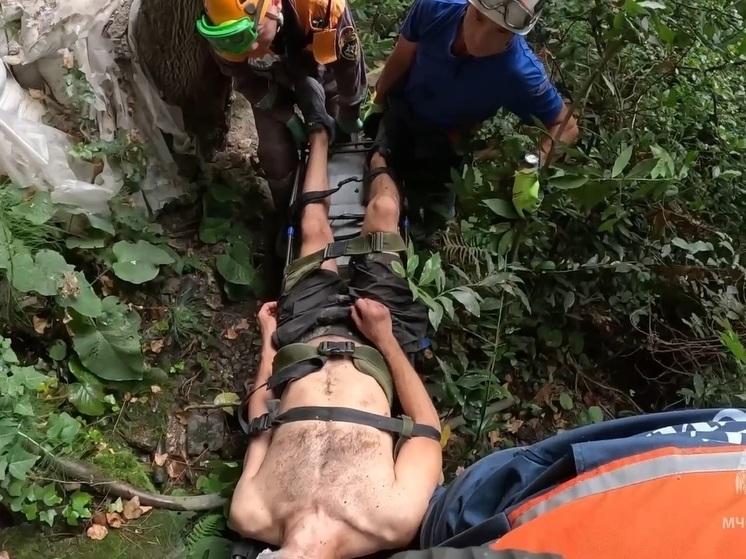 Едва не попрощался с жизнью: мужчина повредил спину в одной из недостроек Сочи