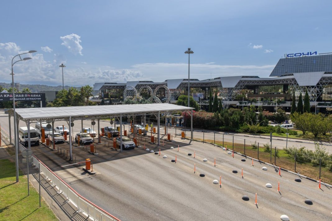 Аэропорт Сочи: с 1 августа меняются правила и тарифы парковки