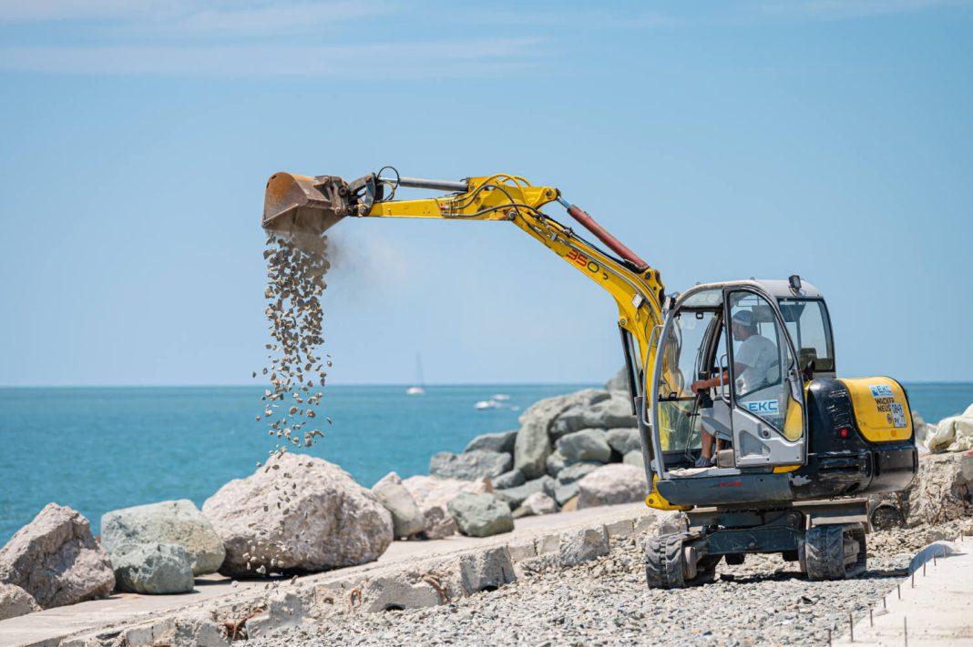 Толстовка стала причиной очередного засора канализации в Сочи