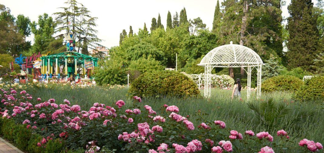 Парк «Ривьера» приглашает жителей Сочи и туристов вместе отметить День семьи, любви и верности
