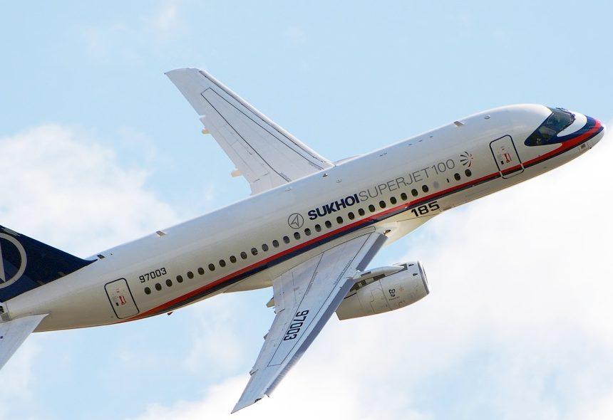 СК уточняет информацию о возможной аварии самолета Sukhoi Superjet 100 в Подмосковье