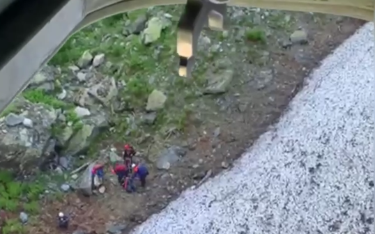 В Сочи спасатели МЧС России эвакуировали туриста на вертолете