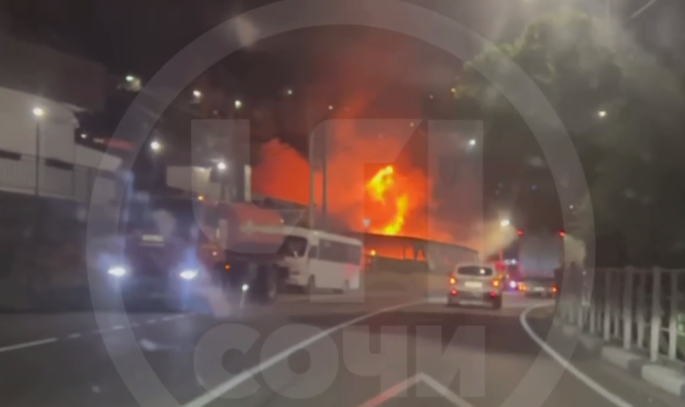 В Сочи за ночь сгорело кафе