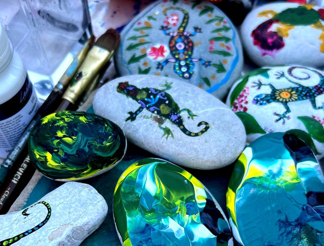 Рисуй, твори, вдохновляйся: в горном кластере Сочи стартовал фестиваль уральских сказов и живописи