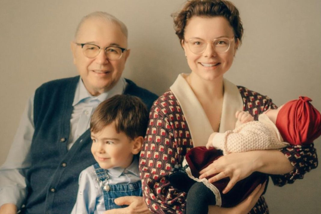 Молодая жена Петросяна увезла его в роскошный особняк в Сочи