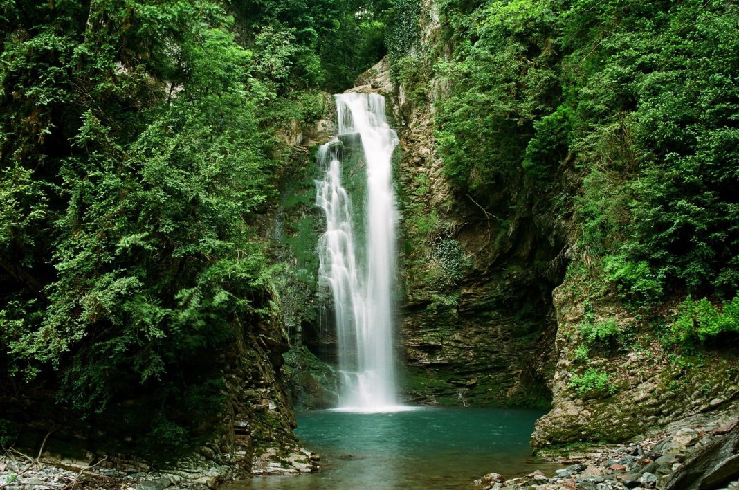 Сочи попал в тройку направлений, которые пользуются наибольшей популярностью у туристов в ноябре 2024 года