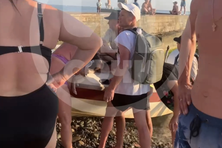 Катер зашел в зону купания и вспорол живот одной из туристок: инцидент произошел в Лоо