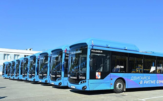 На улицах Сочи появится 26 экологичных автобусов