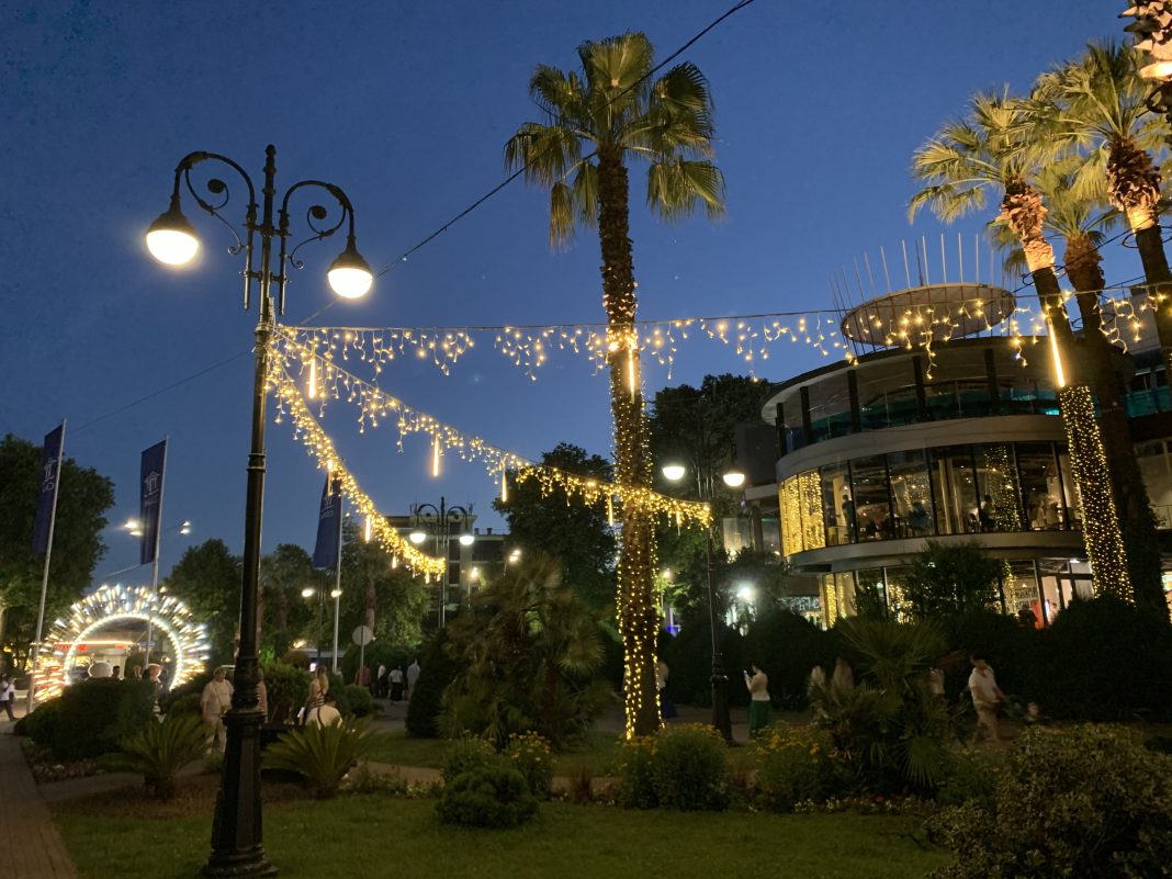 Архитектурное чудо Сочи: Торговая галерея у Навагинской открылась 52 года назад