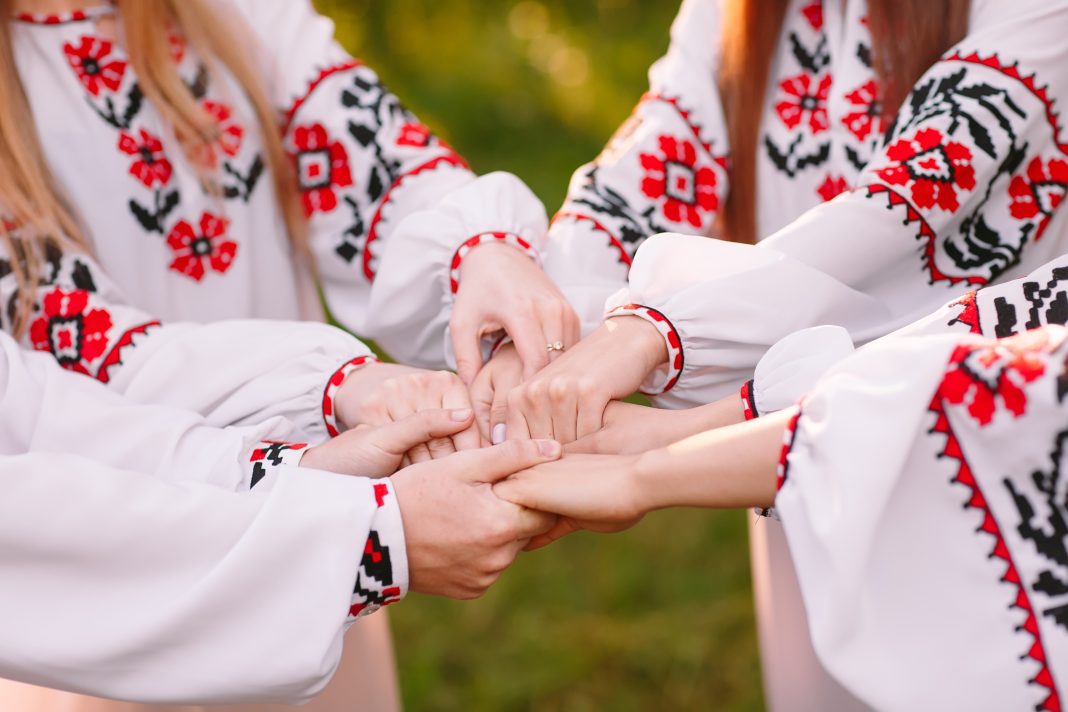 Ансамбль «Кудрина» выступил на сцене Зимнего театра с программой «Душа моя, Россия»