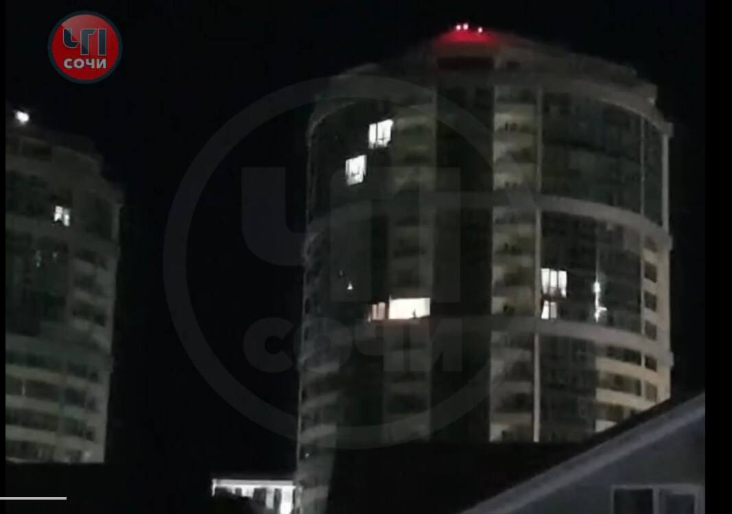 Полиция схватила виновников ночной стрельбы в Адлере: у них изъяли оружие и обложку на удостоверение «ФСБ России»