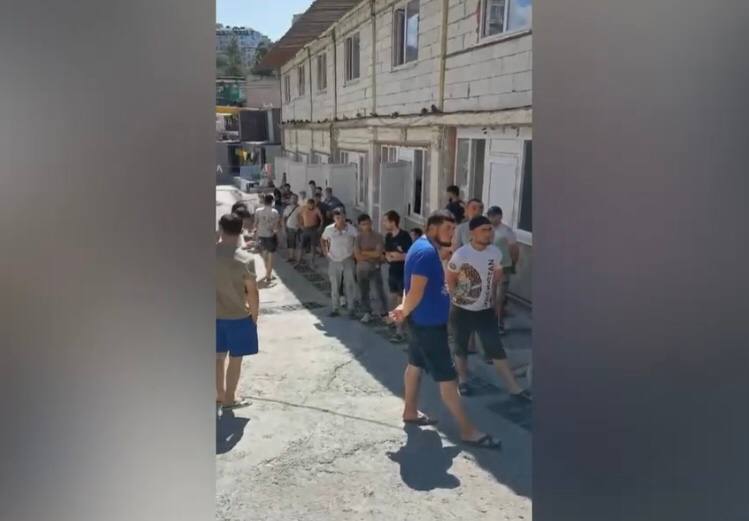 В Сочи схватили 72 мигранта: одного из них будут судить за неповиновение полиции