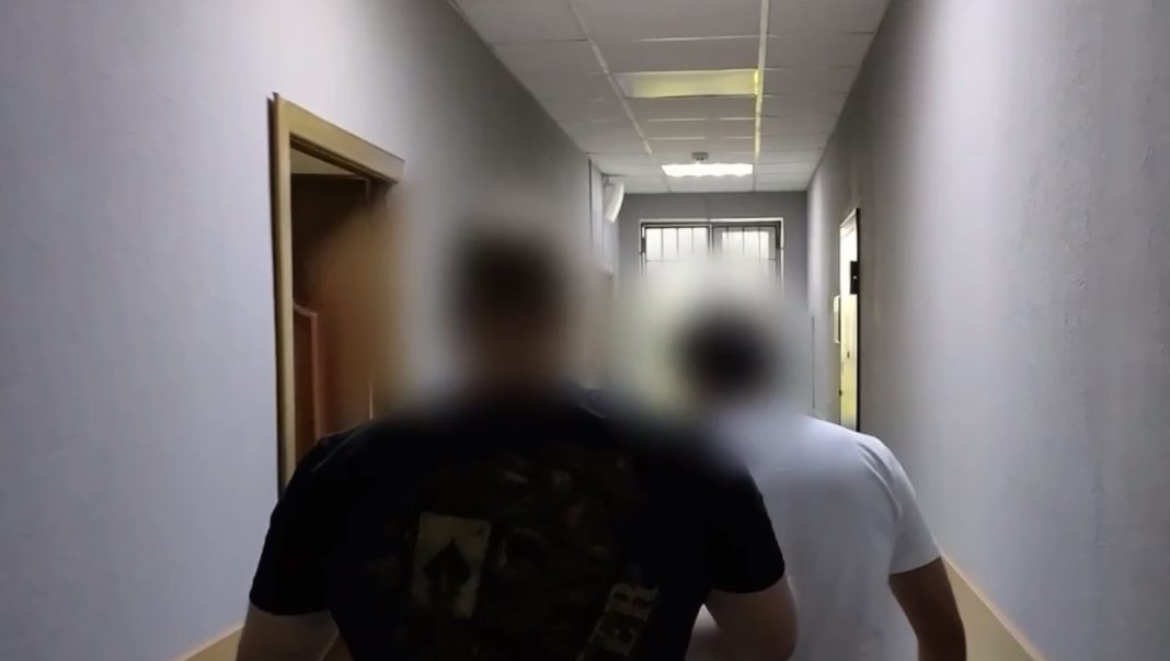 Сочинец кулаками заставил подругу взять кредит для своих ставок и всё проиграл