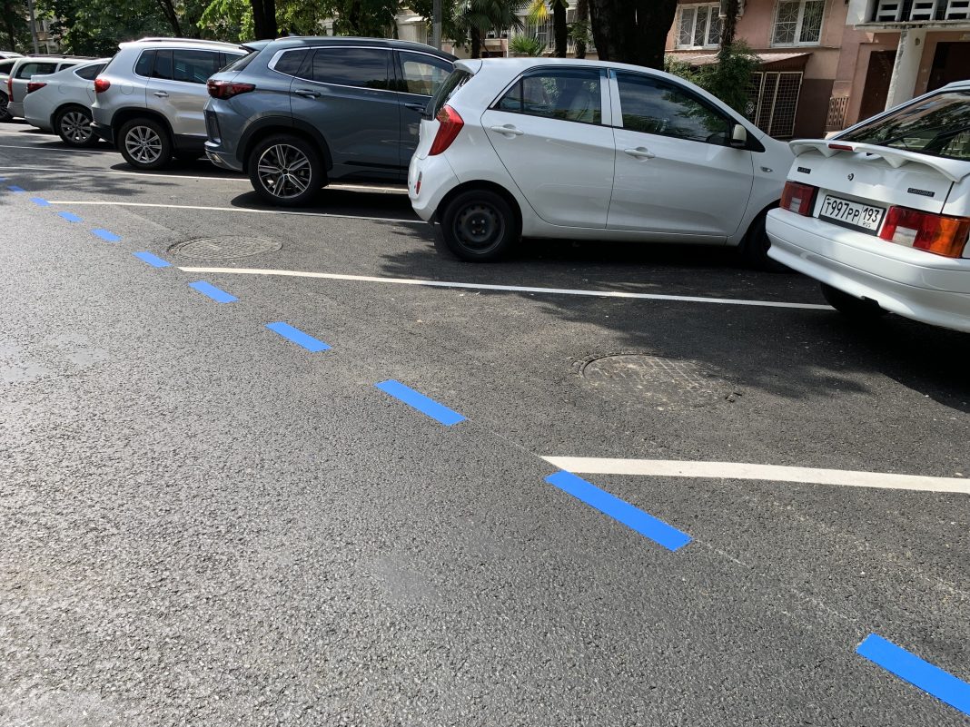 Новые платные парковки открылись в Сочи 5 августа: на каких улицах