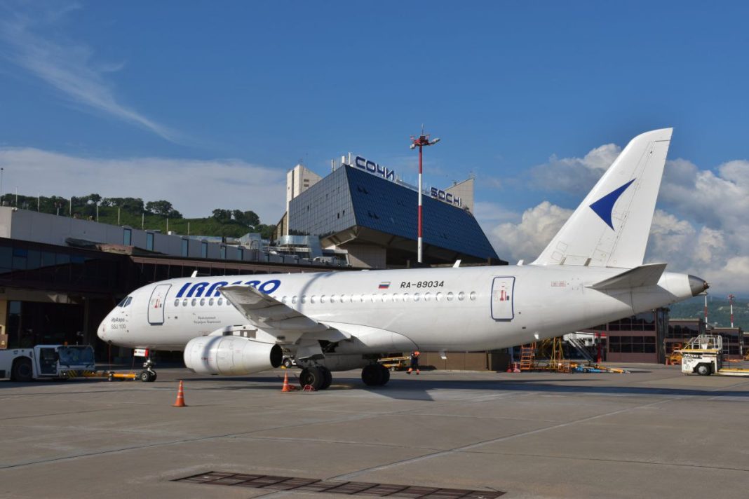 Авиакомпания «ИрАэро» оштрафована за задержку рейсов в Сочи