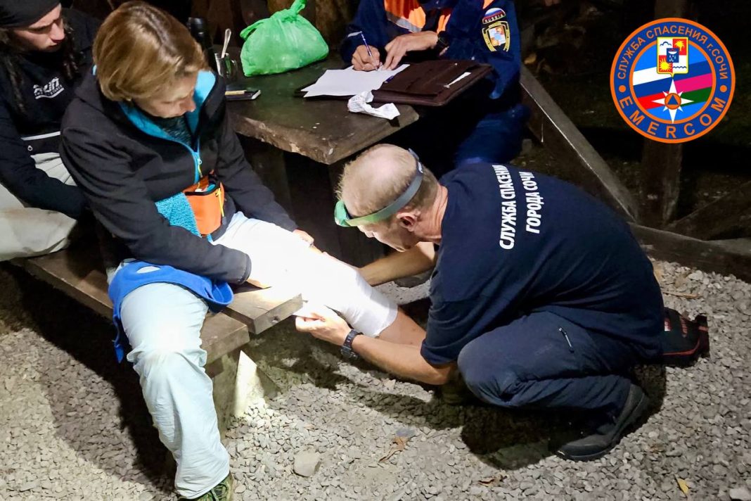 Семью из Пензы спасли на туристическом маршруте в Сочи