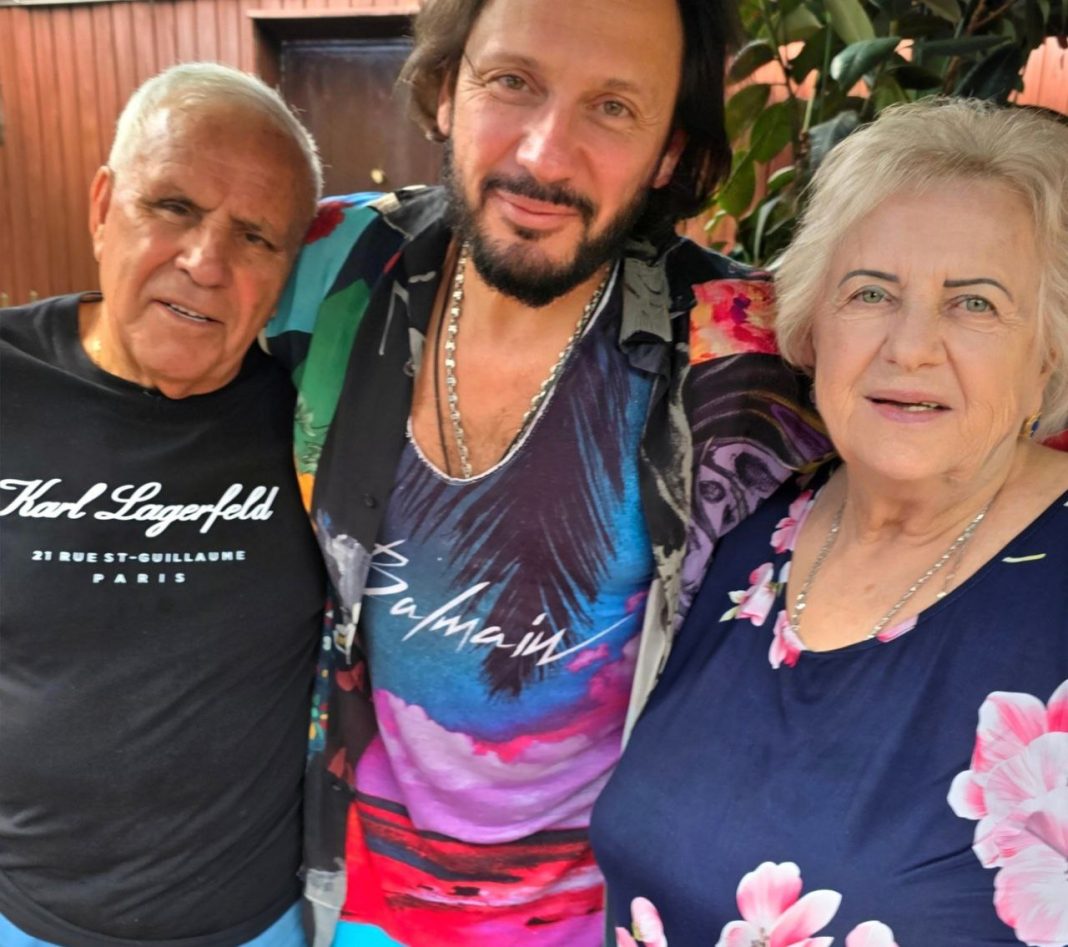 Семейные ценности: Стас Михайлов выбрал дом родителей вместо роскошного отеля в Сочи — фото