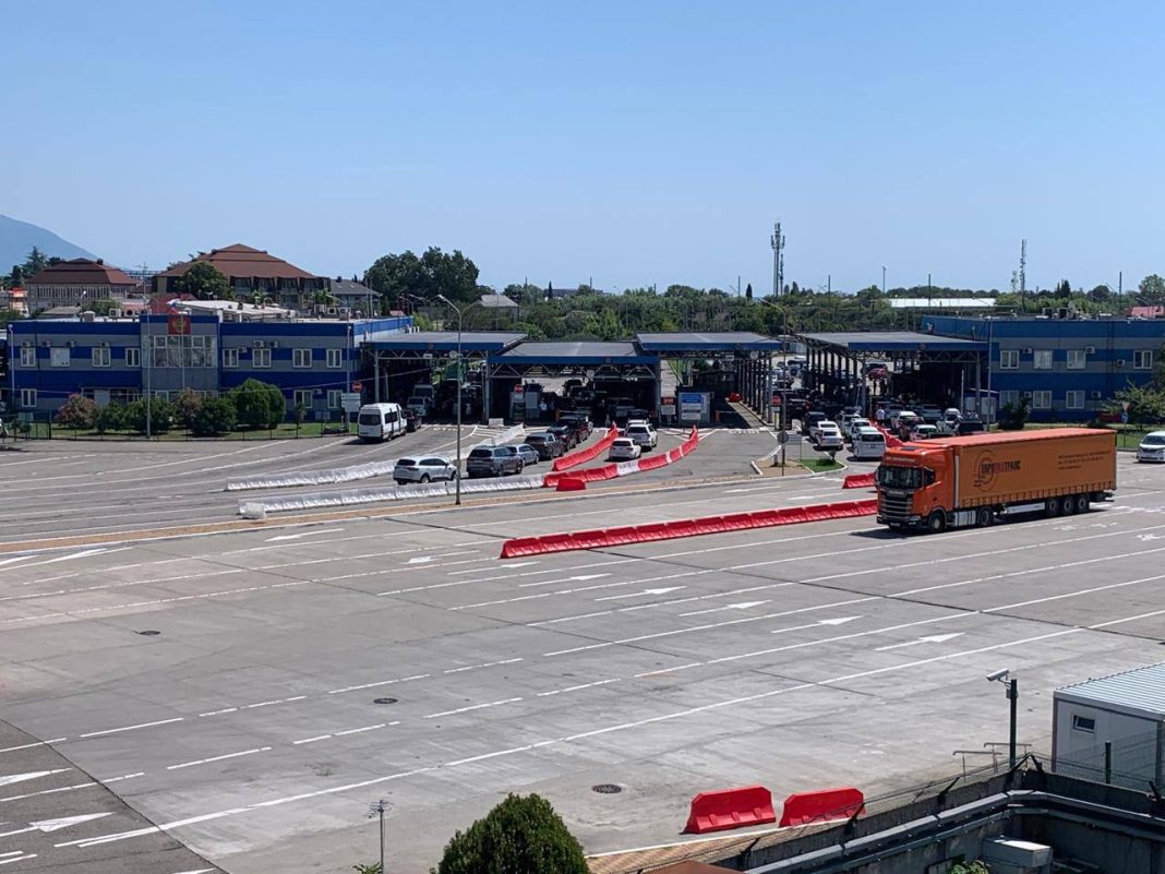 Реконструкция КПП «Адлер»: пропускную способность на границе с Абхазией увеличат до 14 тыс. машин в день