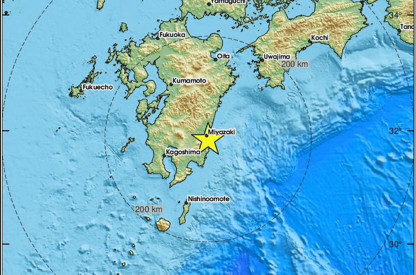 Паника и разрушение: мощное землетрясение и угроза цунами повергли Японию в хаос