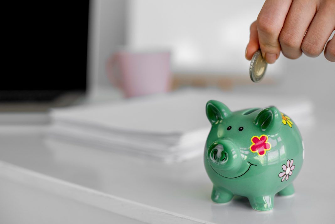 Жители ЮФО рассказали, на какие цели они копят деньги