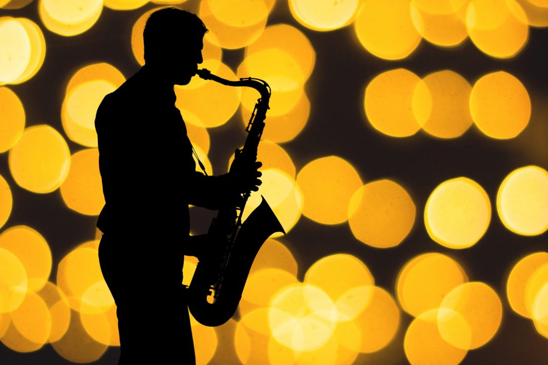 Церемония открытия юбилейного XV Международного фестиваля состоялась в Зимнем театре Сочи